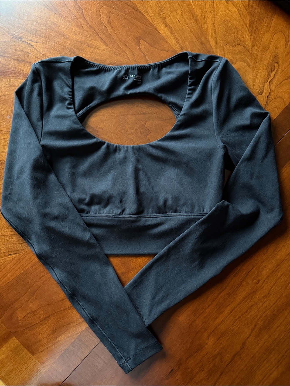 Offline by Aerie Black Long Sleeve Cut Out Cropped Top Size Small EUC